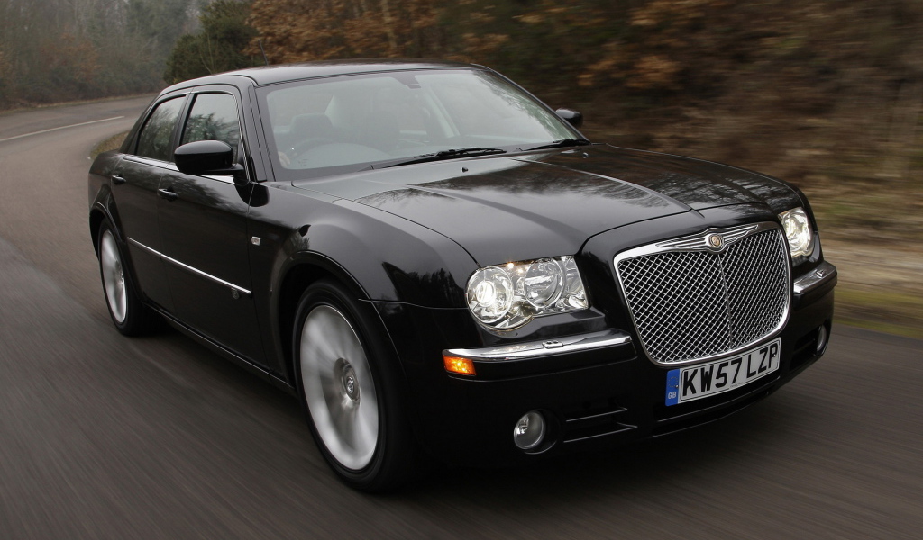 мощный Крайслер 300С