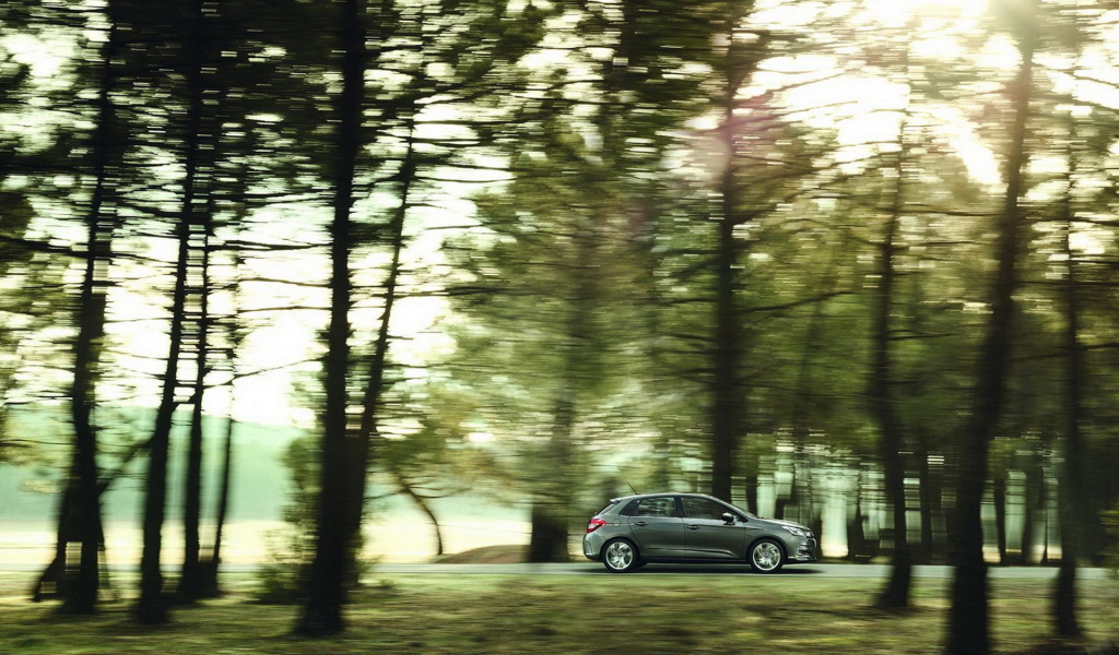 Ситроен С4 в движении