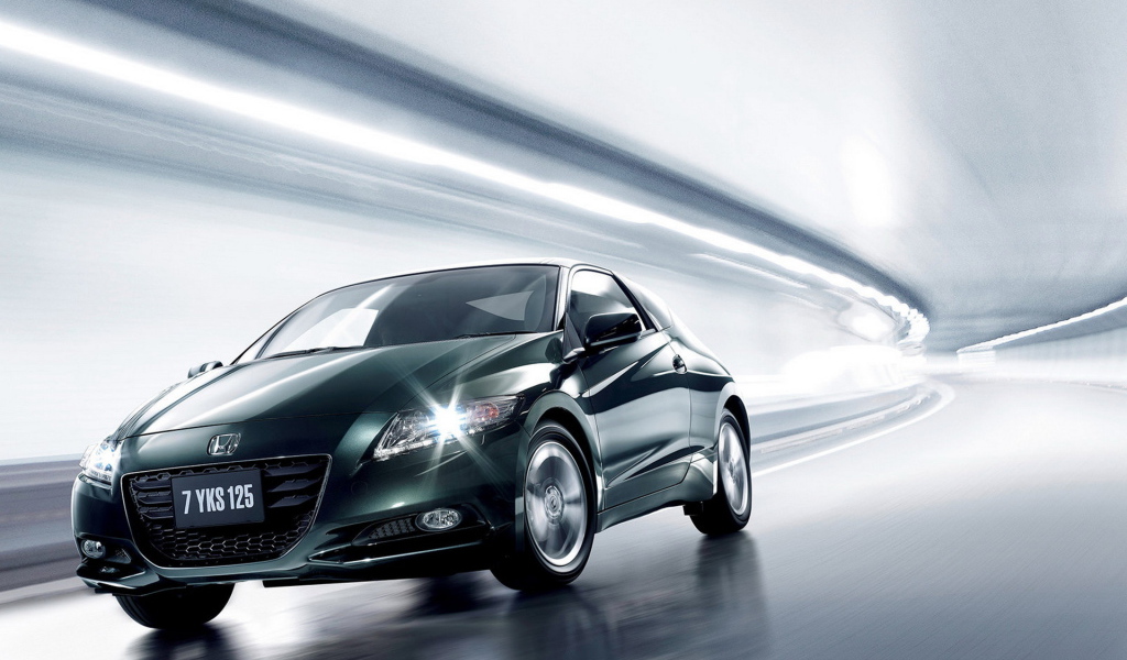 Honda CR-Z в туннеле