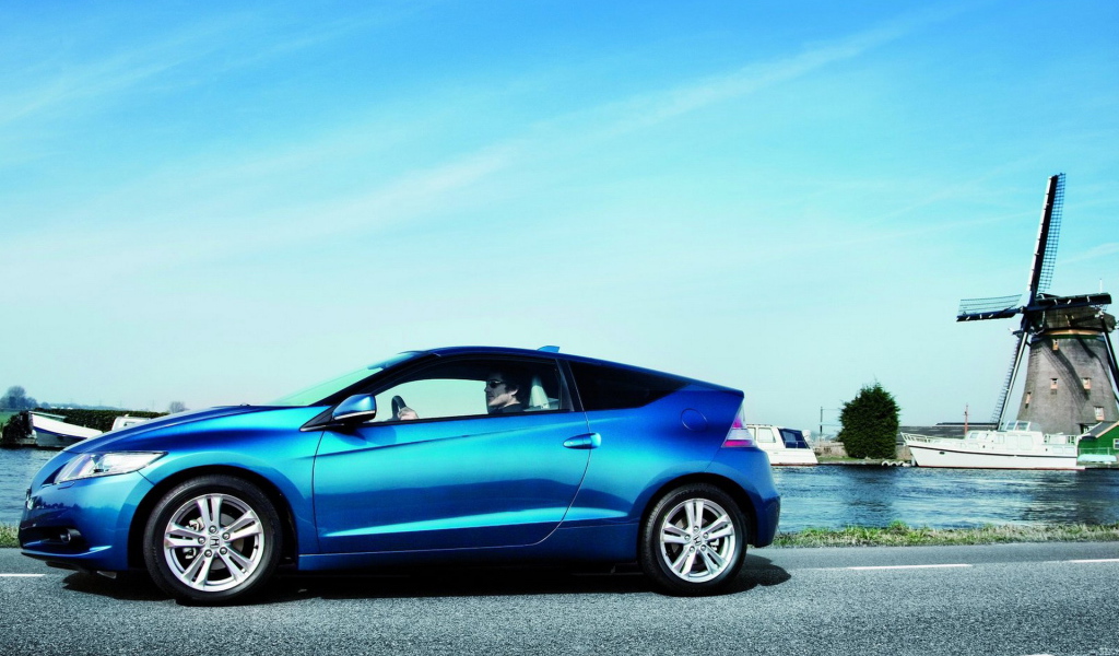 Хонда СR-Z цвета неба