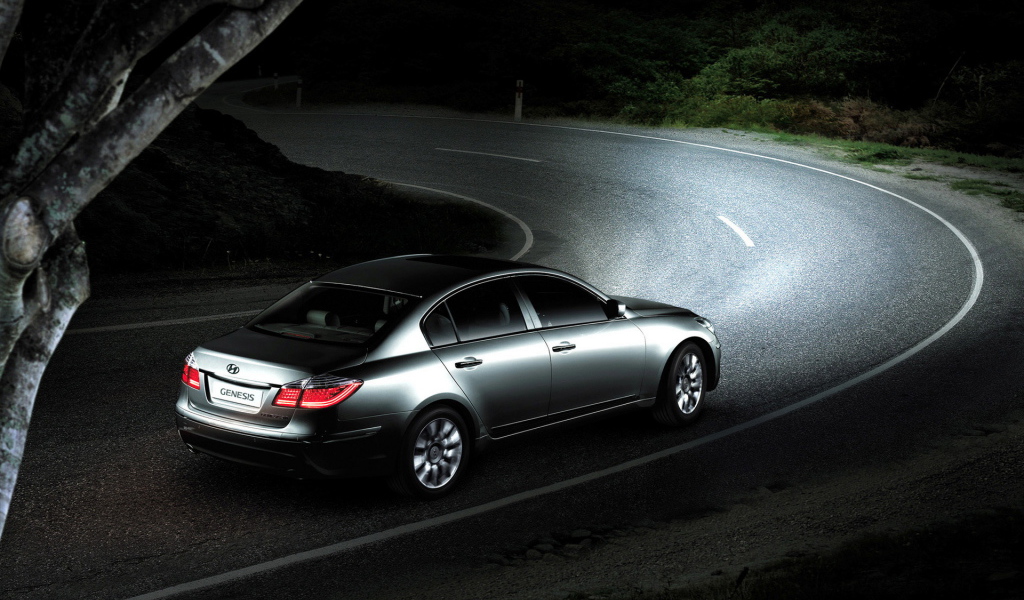 современный Хендай Дженезис