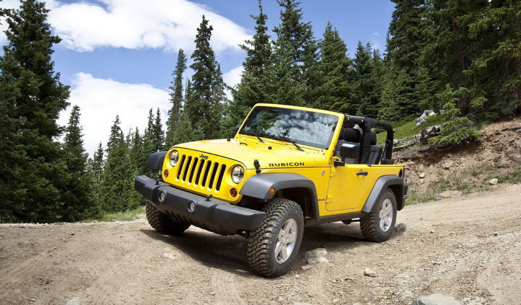 Желтый Джип Вранглер