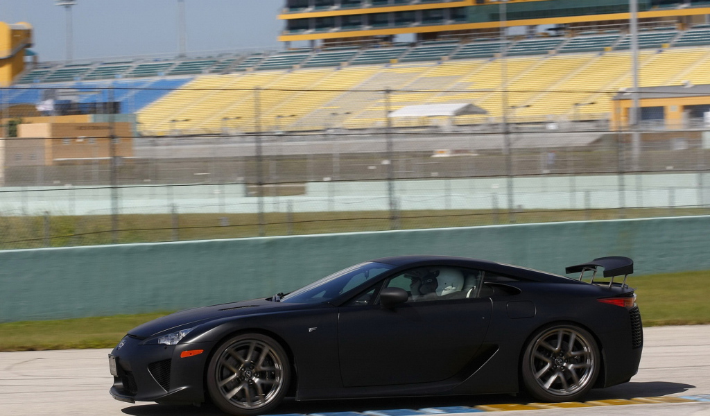 Спортивный Лексус 2012