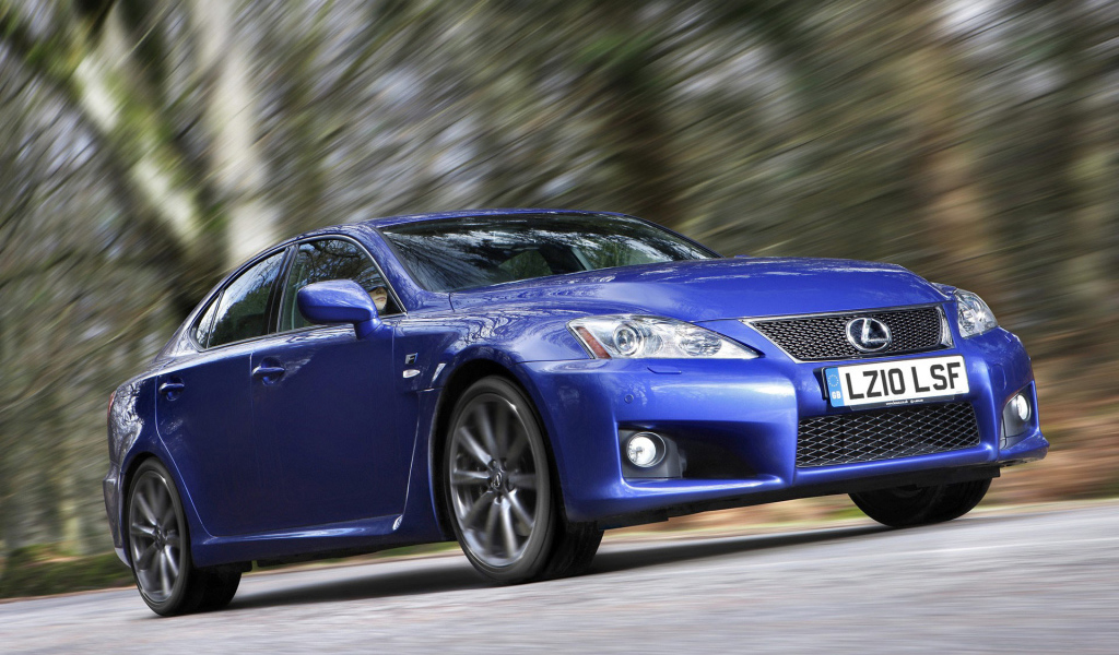 Лекcус IS-F в движении