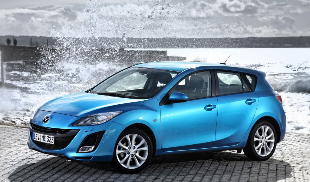 Mazda 3 Hatchback на пристани