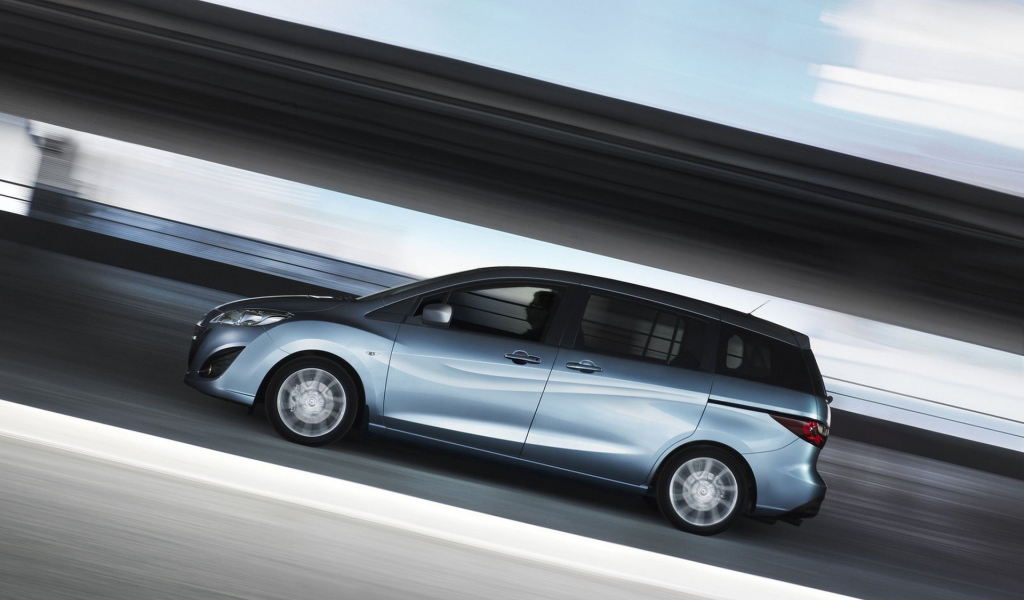 Обновленная Мазда 5