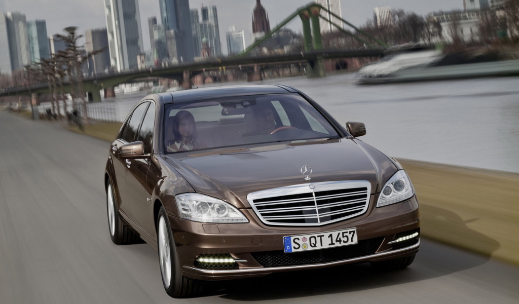 Новый Мерседес Бенц S класса