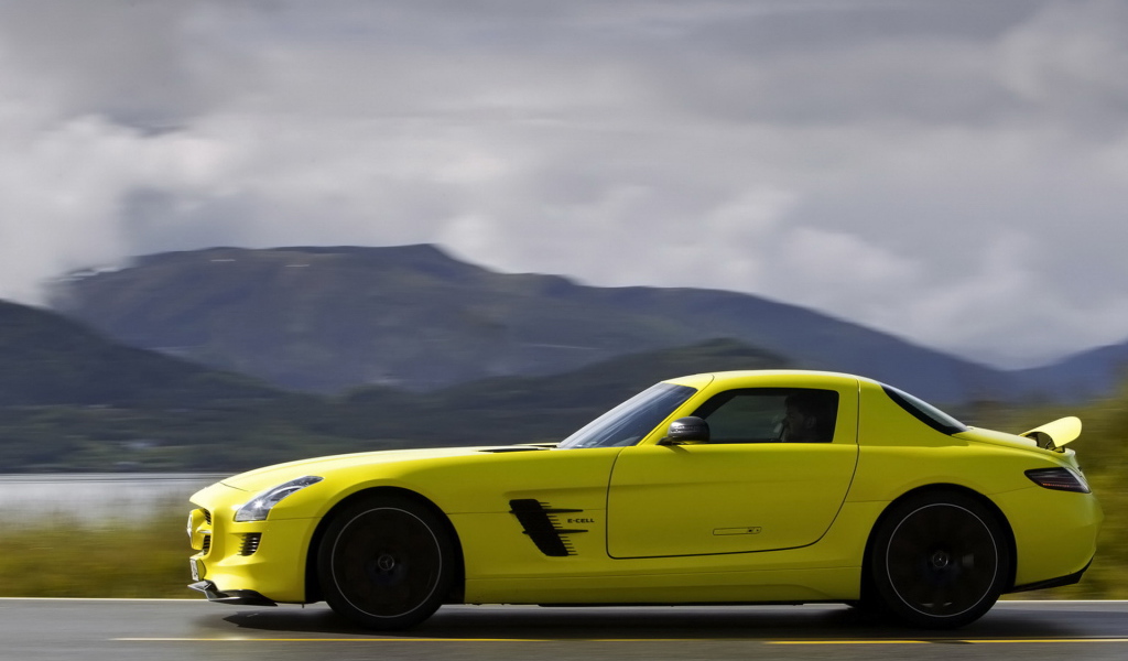 Мерседес Бенц SLS-AMG