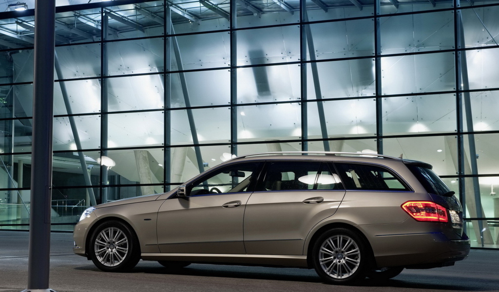 Мерседес Бенц E250