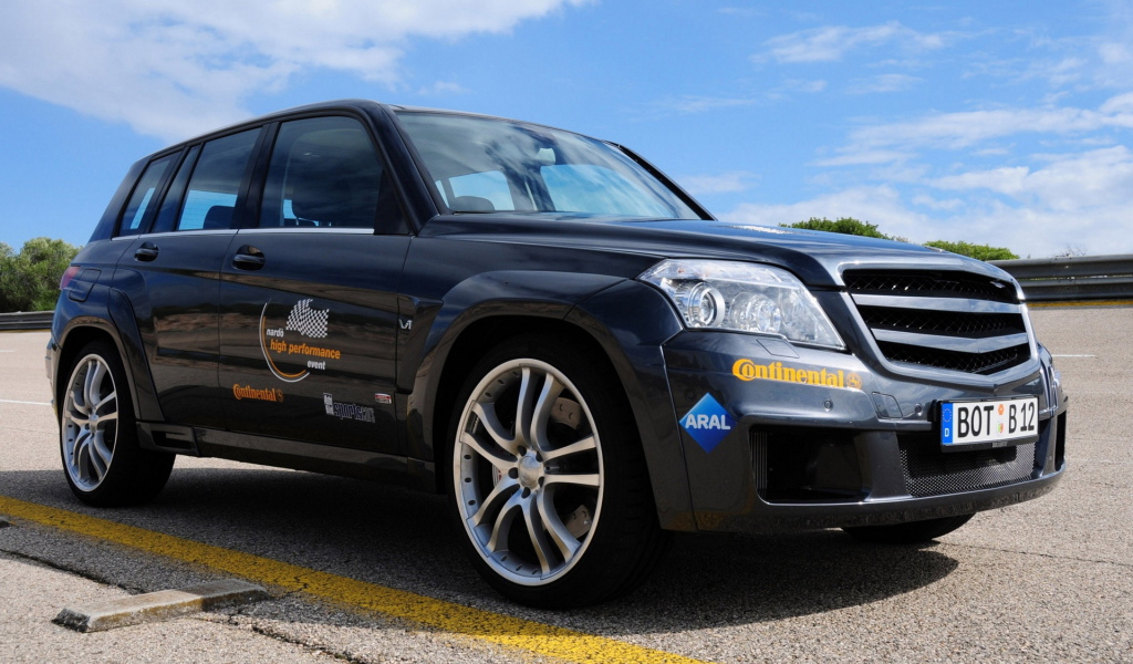 Brabus Mercedes-Benz GLK V12