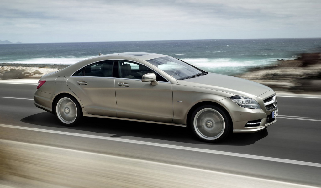 Мерседес Бенц CLS