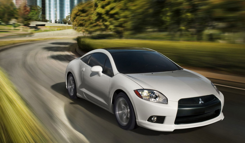 белый Митсубиши Эклипс