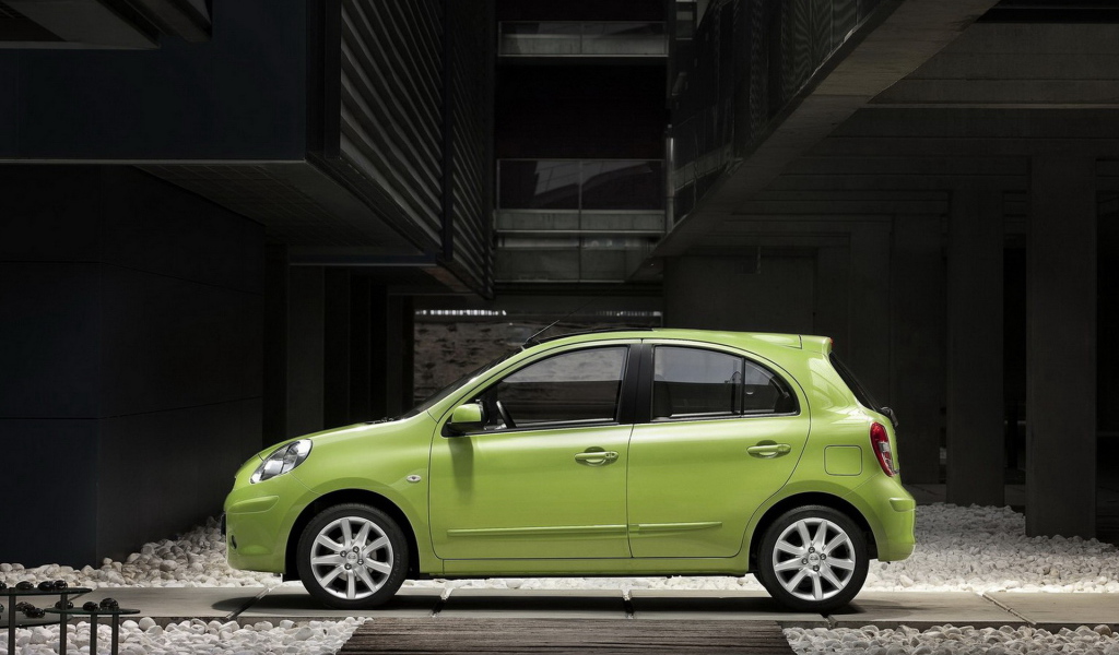 Ниссан Микра 2011