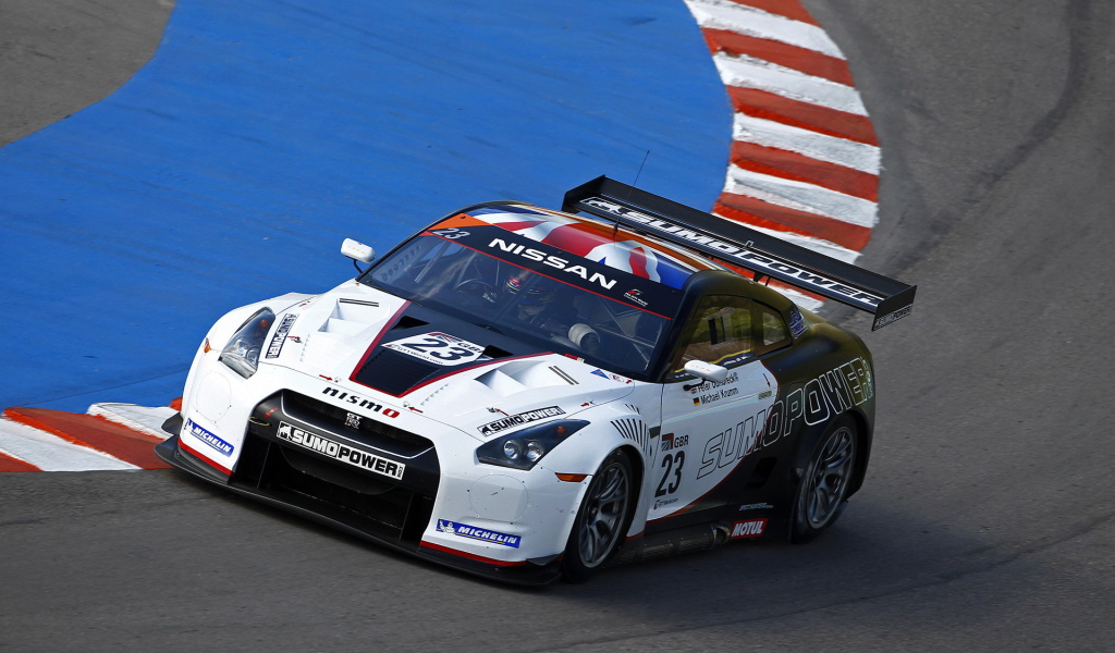 2010-Nissan-GT-R-Racing