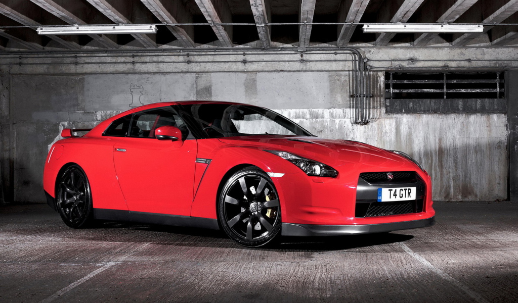 Nissan-GT-R
