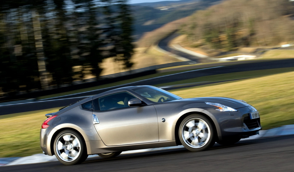 Спортивный Ниссан 370z