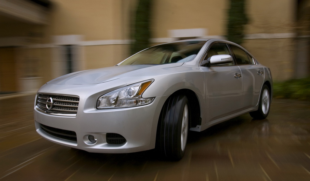 Ниссан Максима седан