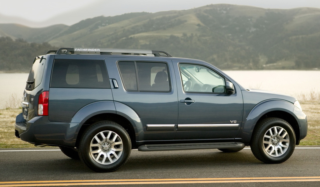роскошный Ниссан Патфайндер