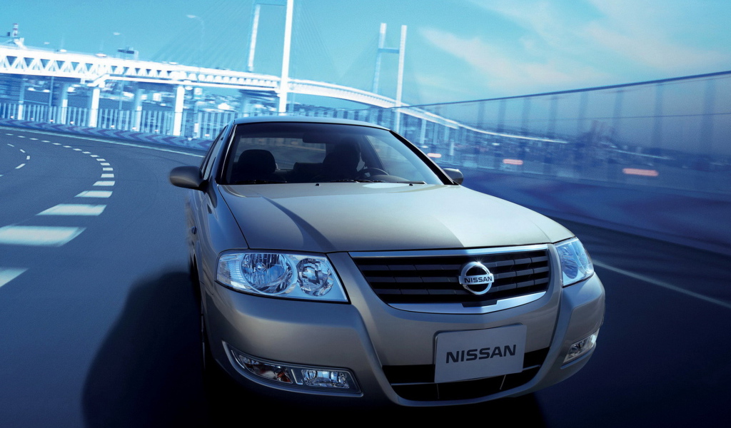 Ниссан Санни в движении
