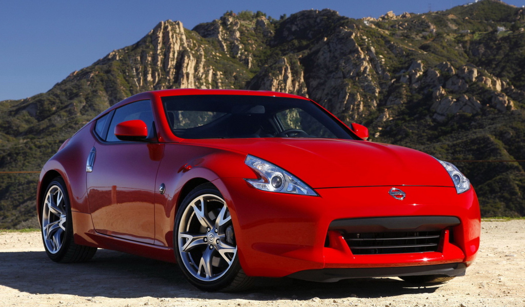 Ниссан 370z в красном кузове