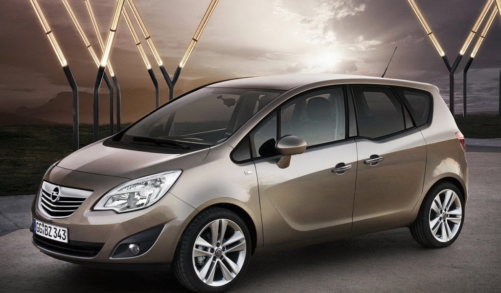 Опель Мерива на рассвете