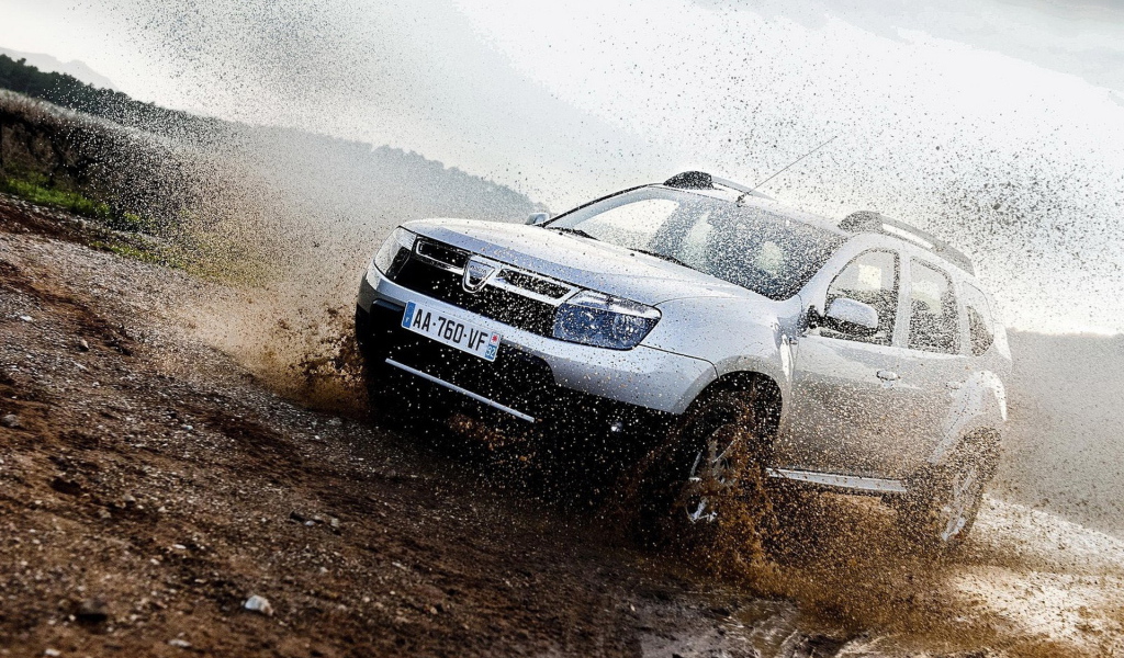 Дасиа Дустер ворвавшись в грязь