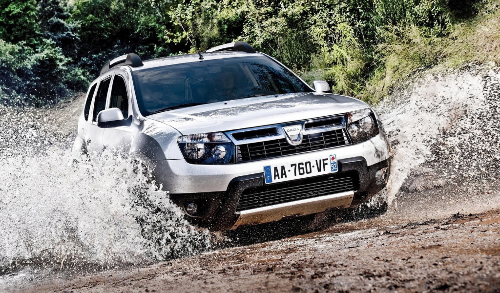 Дасиа Дустер в движении