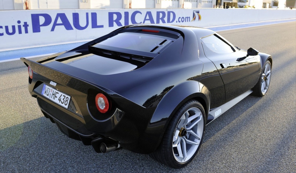 Черная Lancia Stratos Concept