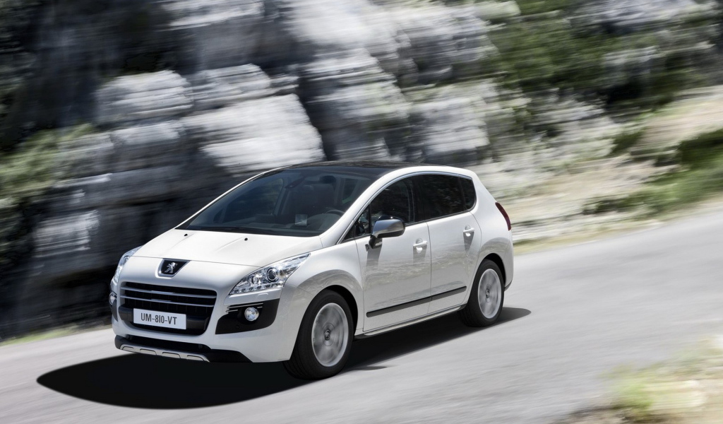 Новый Пежо 3008 Гибрид