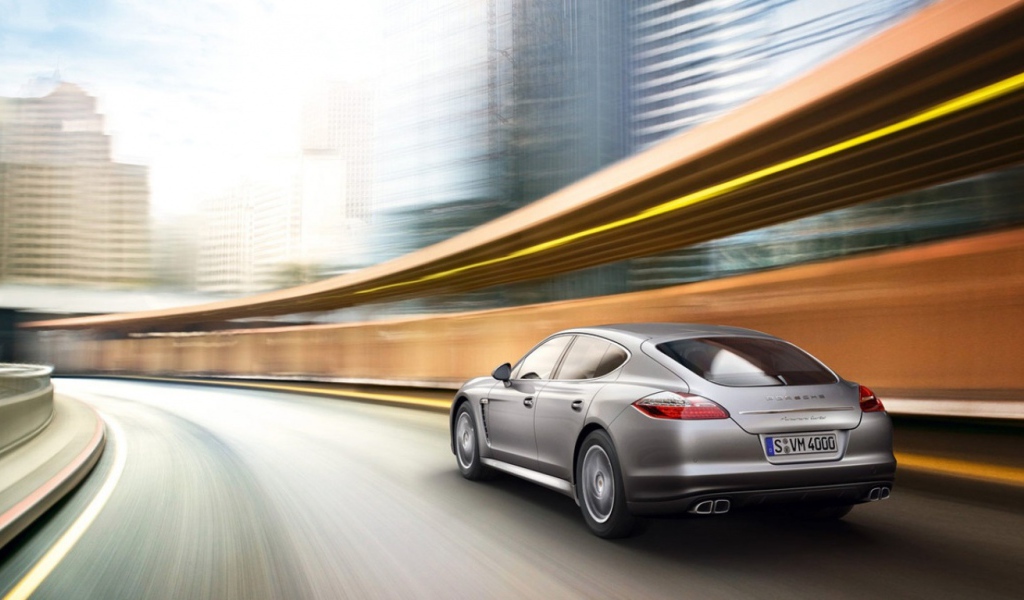 Порше Панамера