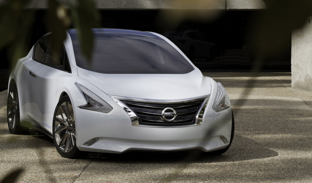 New Nissan-Ellure Concept