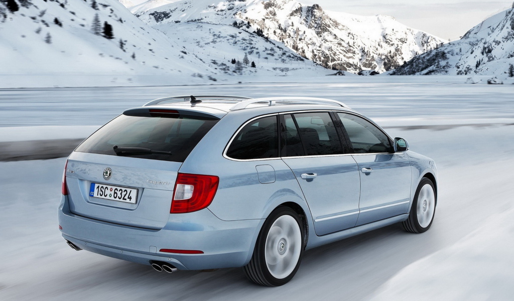 Зимняя прогулка на Шкода Суперб