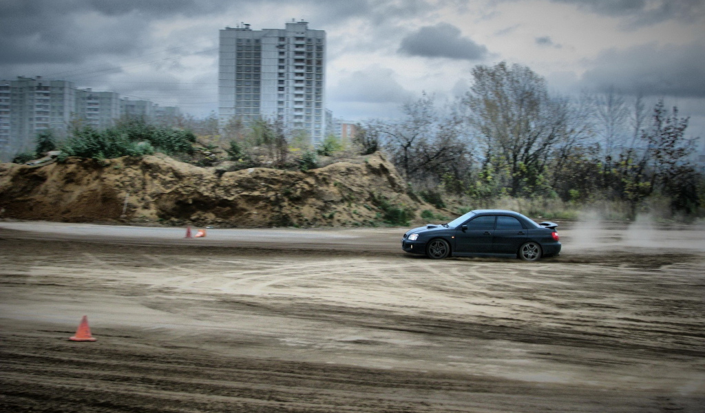 Субару Импреза на полигоне