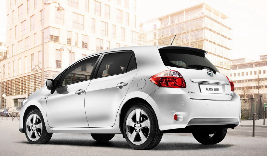 Тойота Аурис свой в городе