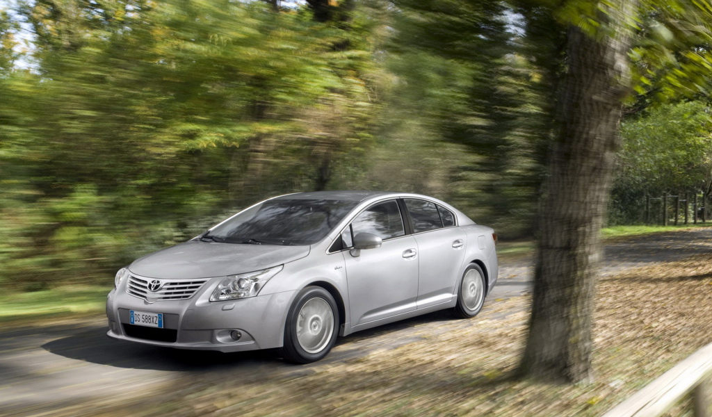 Тойота Авенсис