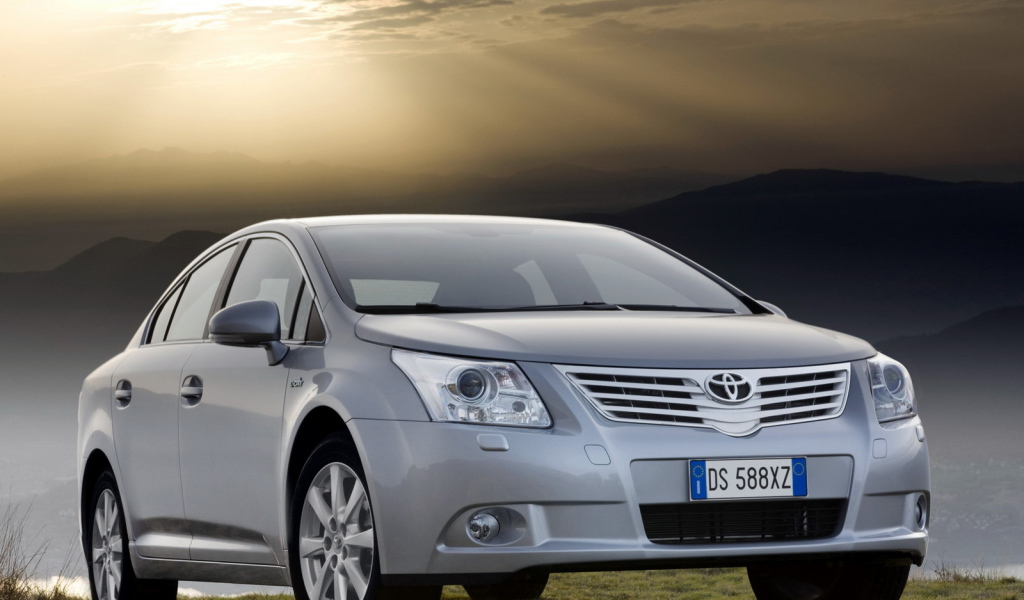 Toyota Avensis на возвышенности