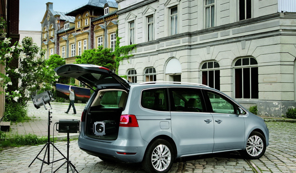 Вместительный Волксваген Шаран