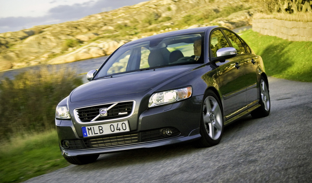 Вольво S40