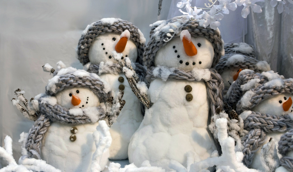 Снеговики на Рождество
