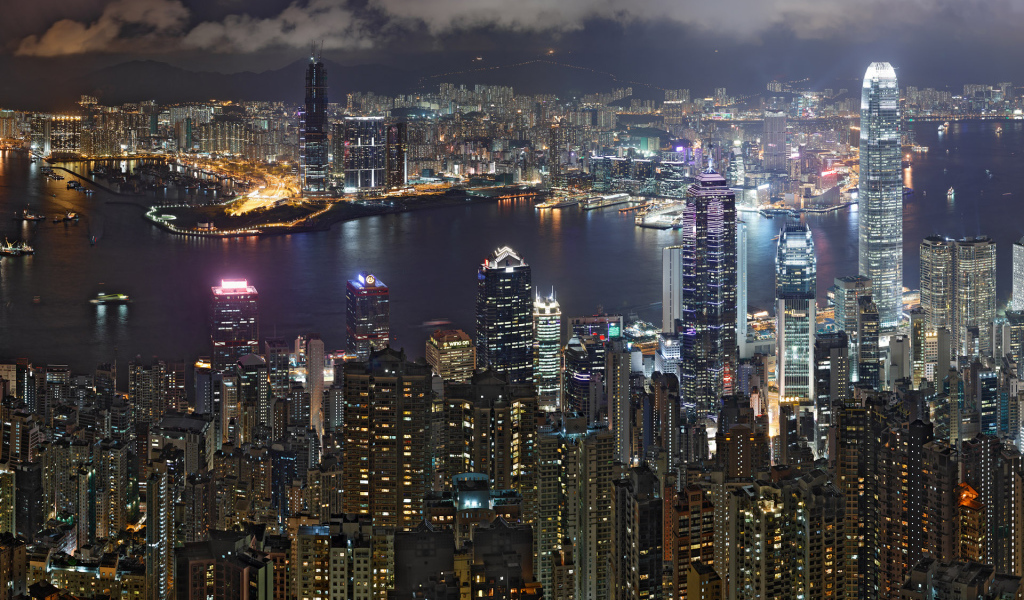 Высотки в центре города