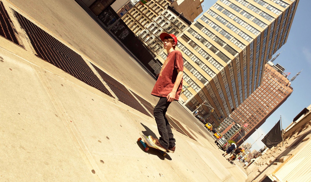 Уличный скейтер