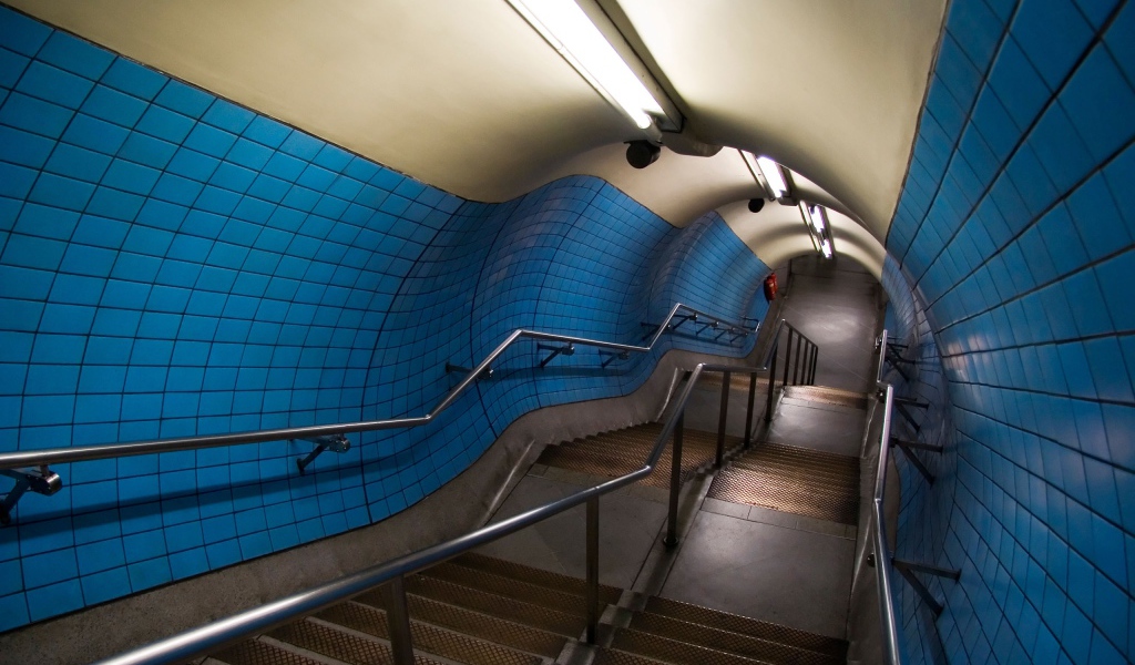 Спуск в метро