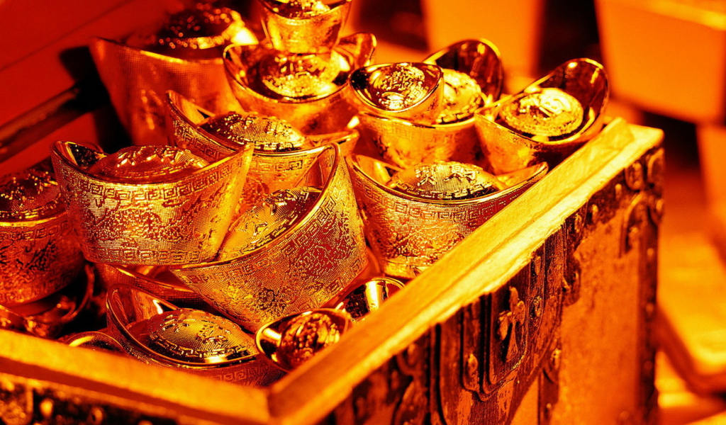 Сундук с золотыми вещами