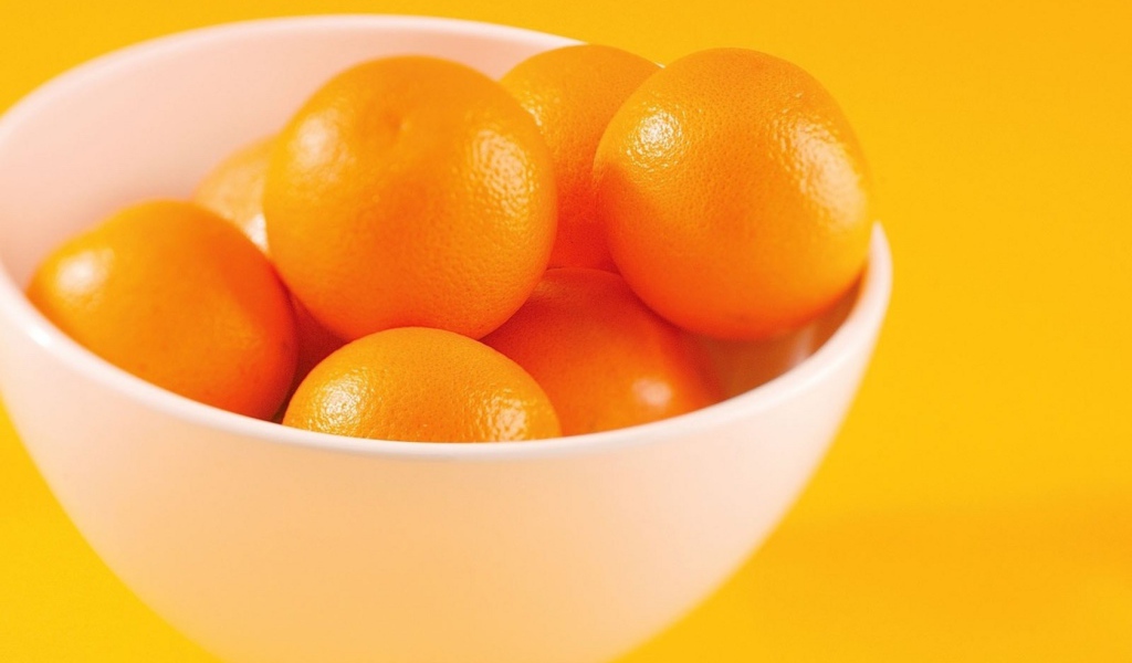 Чаша с апельсинами