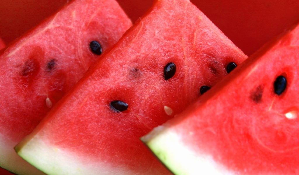 Кусочки сочного арбуза