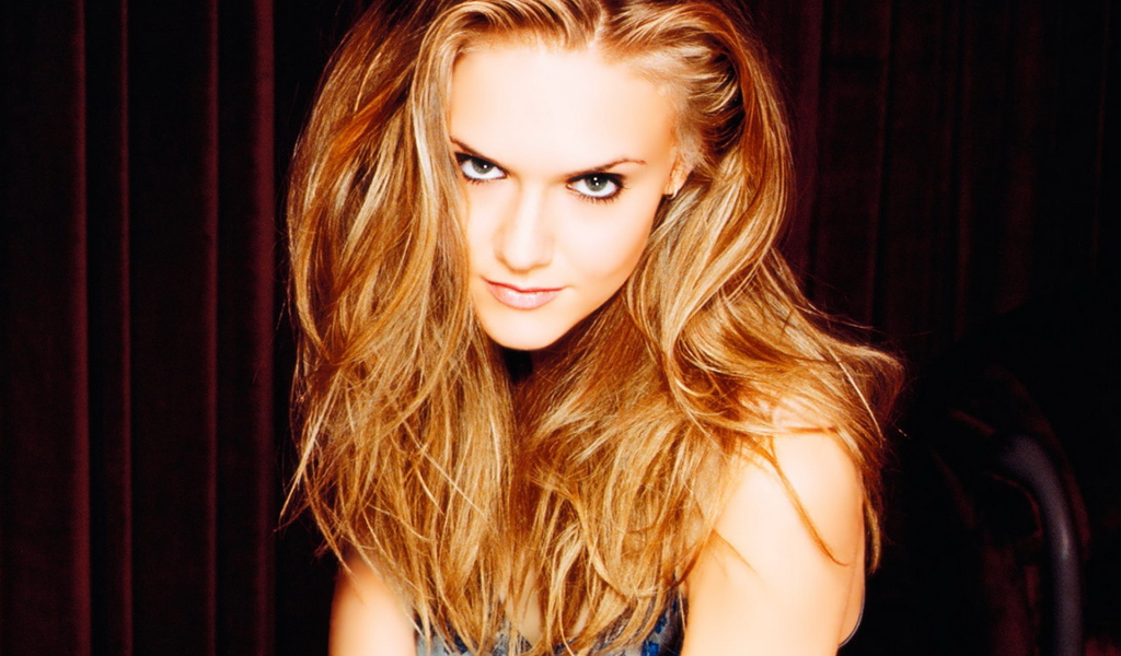 Доминика Свейн