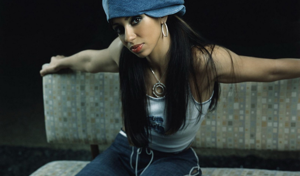 Миа Харрисон