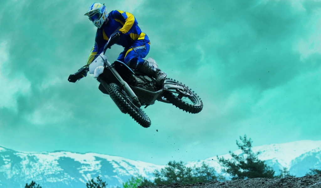 Хьюзаберг FX450 в полете