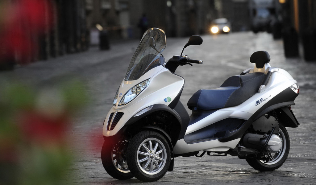 Piaggio MP3 Hybrid