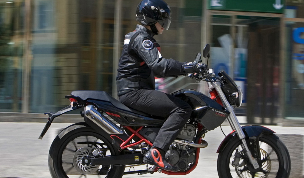 Дерби Мулачен в движении